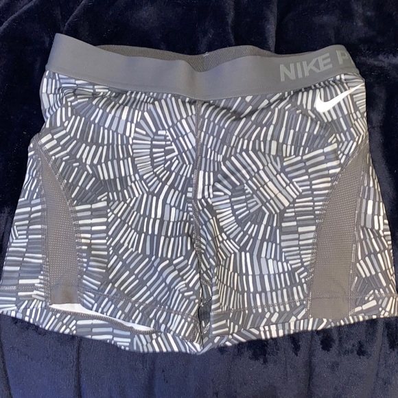Nike Pro Shorts Medium - Picture 1 of 1